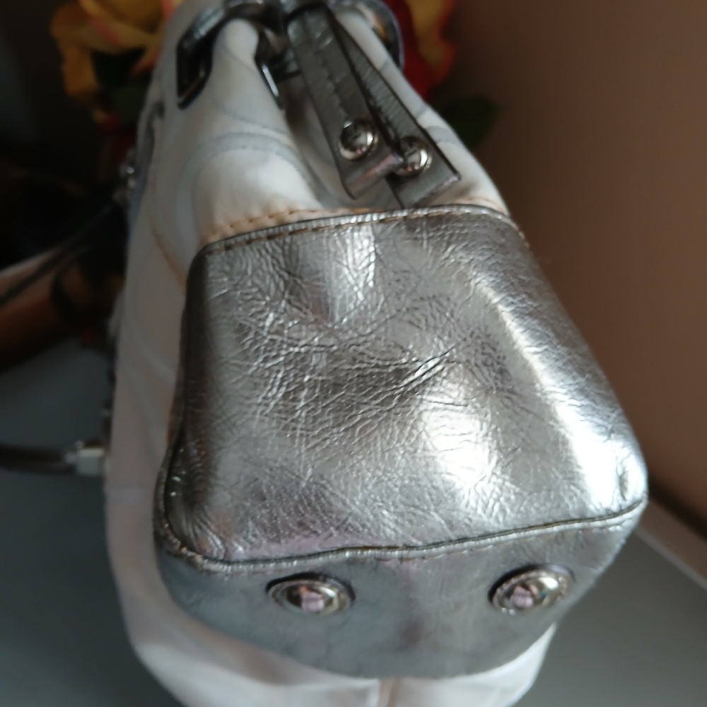 Coach Peyton CarryAll Tote - Picture 3 of 10